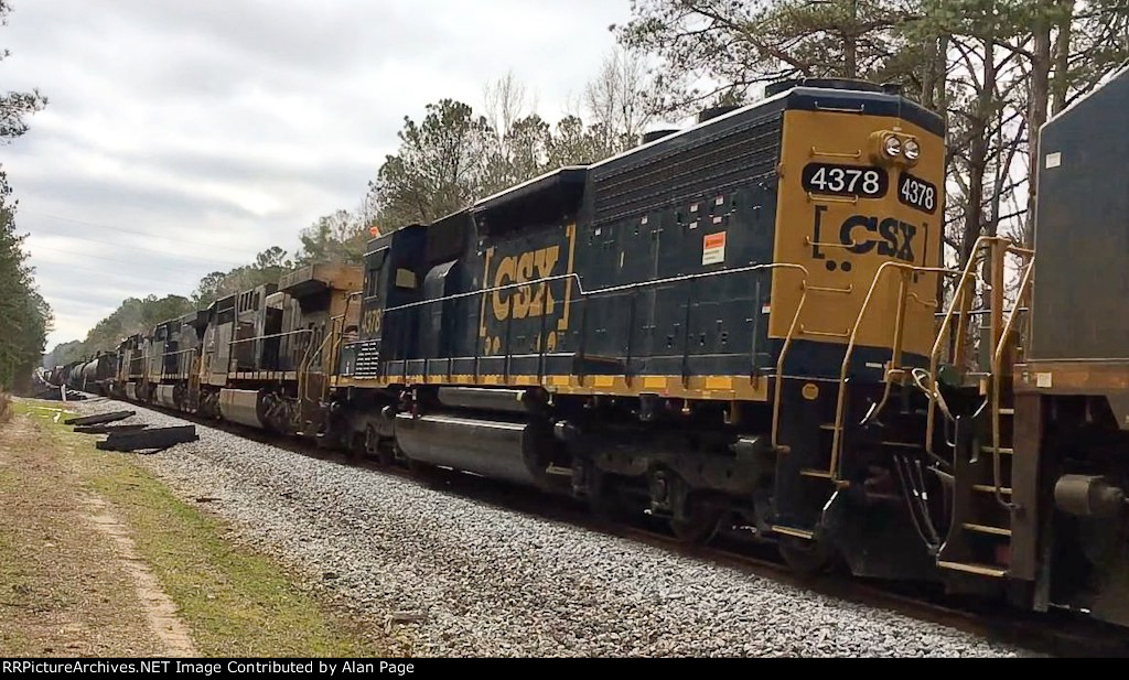 CSX SD40-3 4378 runs 4th